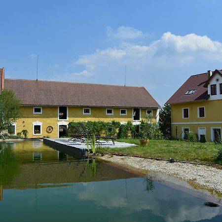 Statek Luníkov Vila Zizice Exterior foto