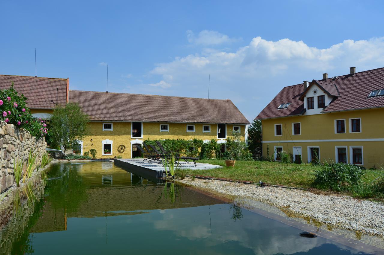 Statek Luníkov Vila Zizice Exterior foto