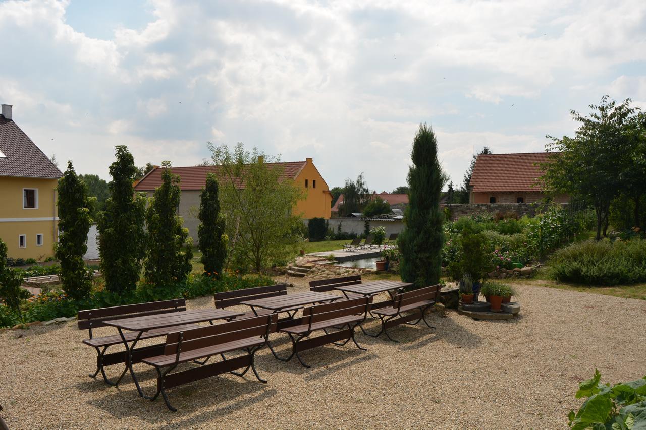 Statek Luníkov Vila Zizice Exterior foto