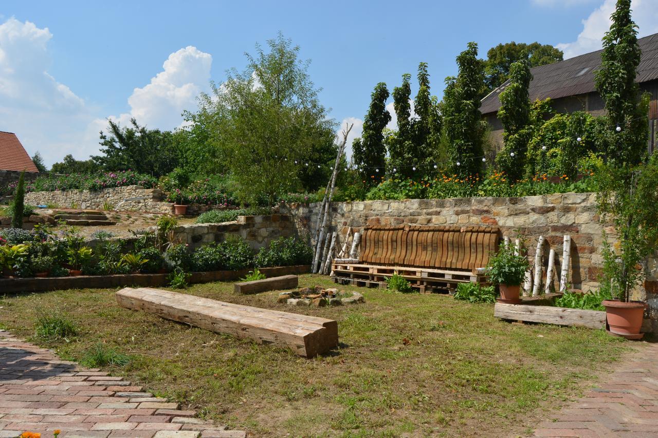 Statek Luníkov Vila Zizice Exterior foto