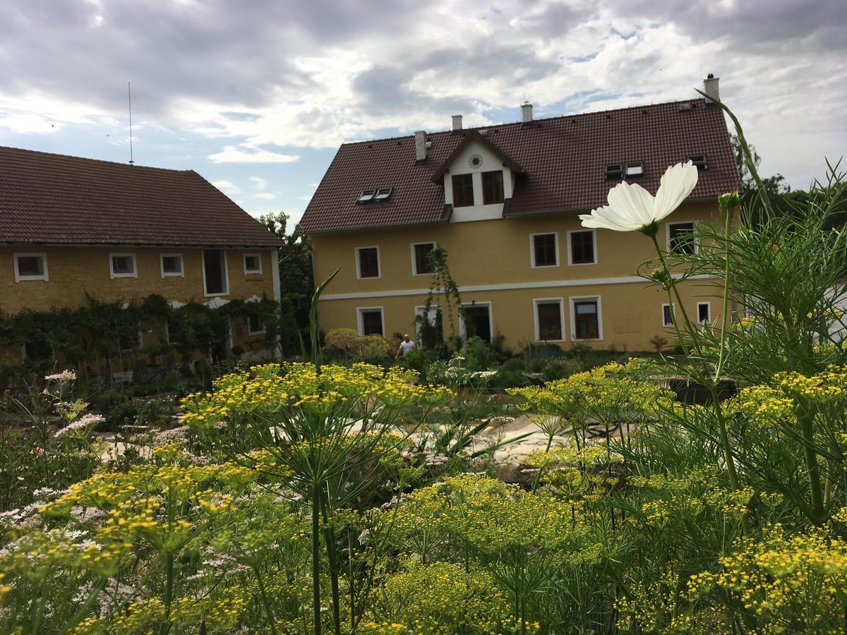 Statek Luníkov Vila Zizice Exterior foto