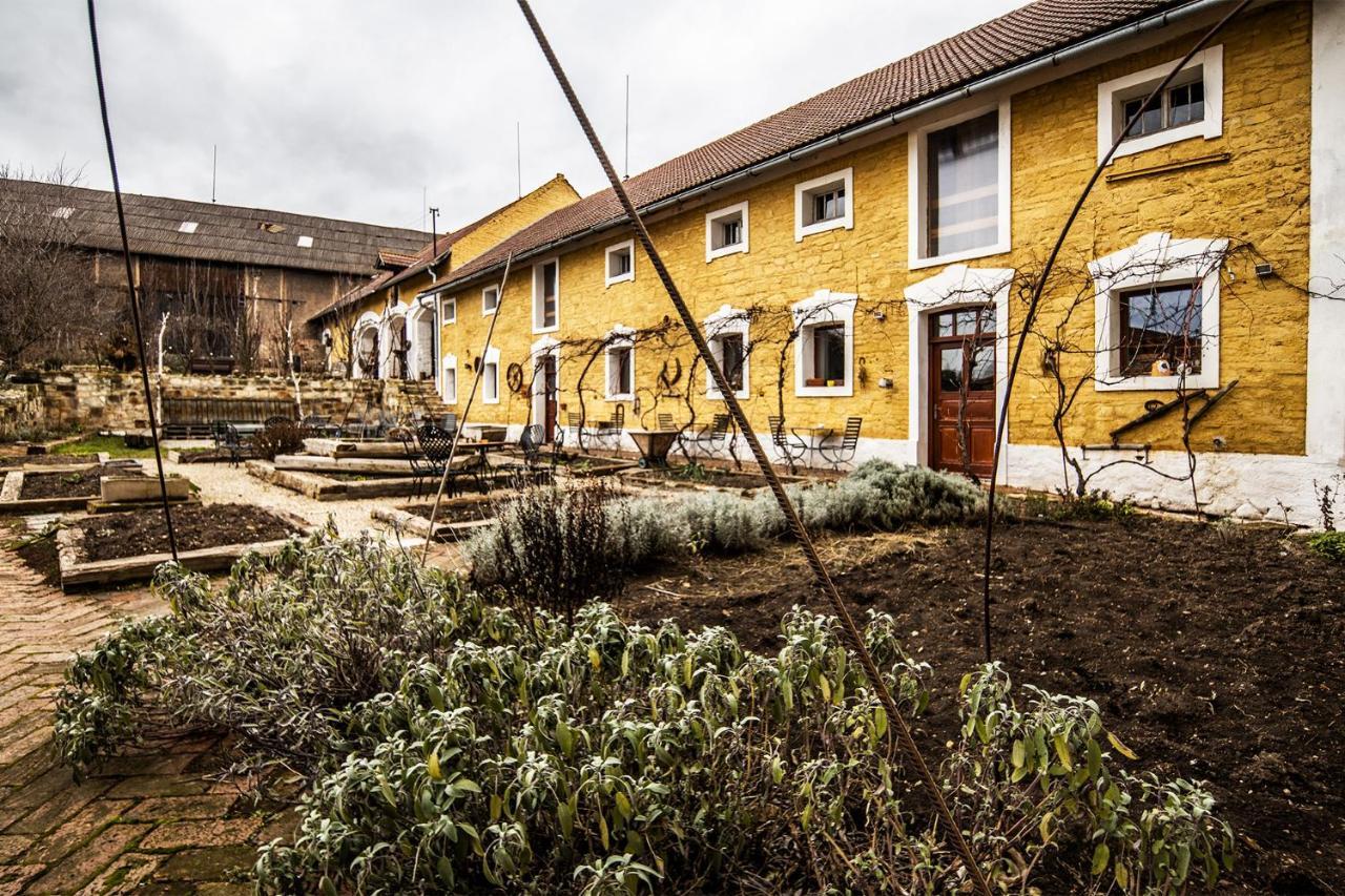 Statek Luníkov Vila Zizice Exterior foto